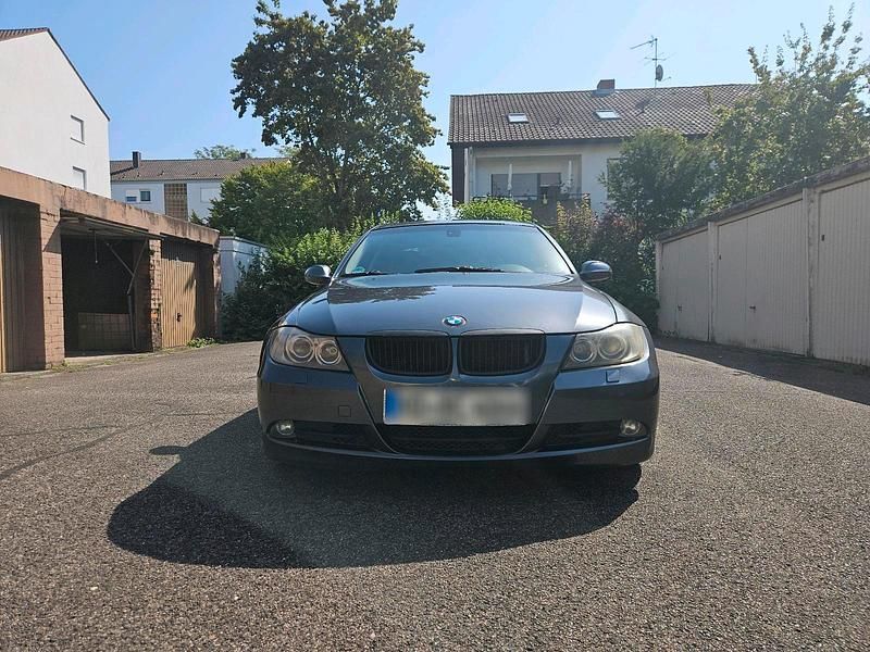 Grau Gebraucht 2006 BMW 320 Limousine | 3.800 € (Teuer) - Bild 1/4