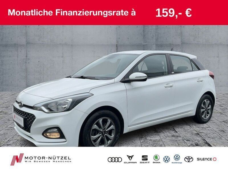 Gebraucht Hyundai i20 Trend 101 PS (74 kW) 2020 Weiß Kleinwagen
