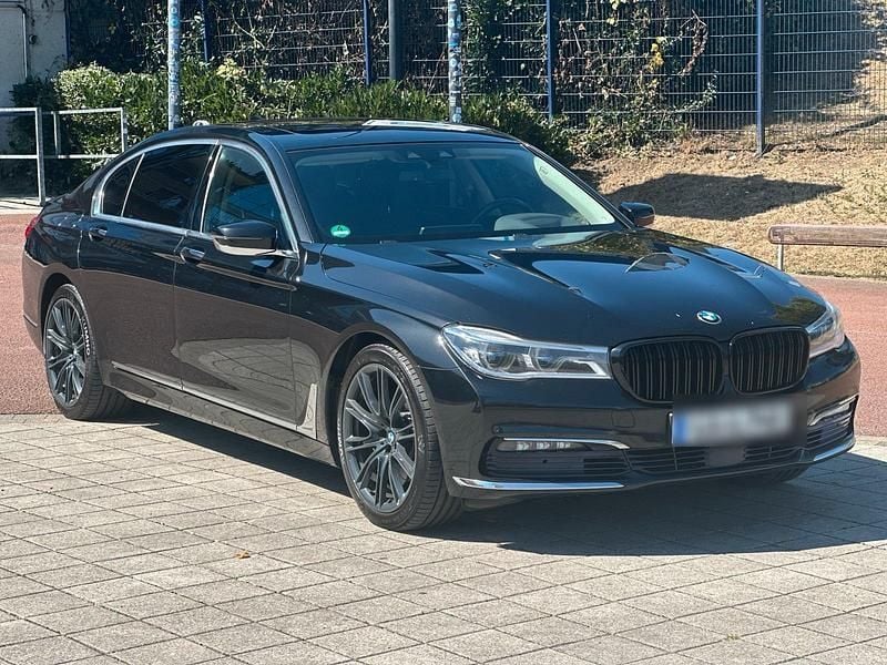 Schwarz Gebraucht 2016 BMW 740L Limousine | 23.999 € (Fairer Preis) - Bild 1/4
