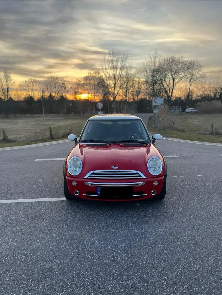 Używany Mini Cooper 116 KM (85 kW) 2004 Czerwony Hatchback