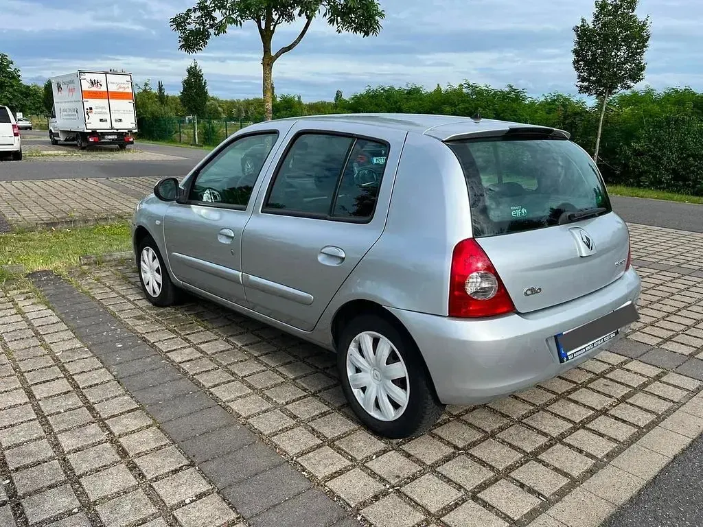 Gebraucht Renault Clio Expression 75 PS (55 kW) 2010 Grau Limousine