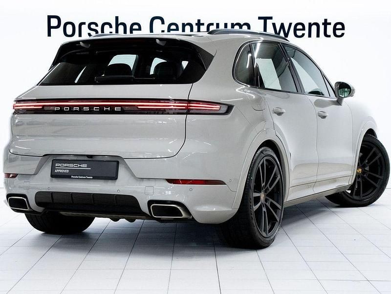Gebraucht Porsche Cayenne 470 PS (345 kW) 2025 Grau SUV