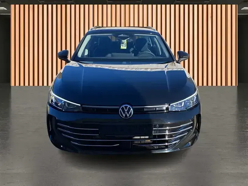 Gebraucht VW Passat Elegance 150 PS (110 kW) 2025 Schwarz Kombi