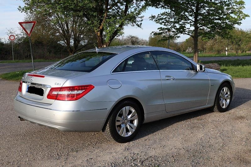 Second-hand Mercedes E250 204 CP (150 kW) 2010 Argintiu Coupe