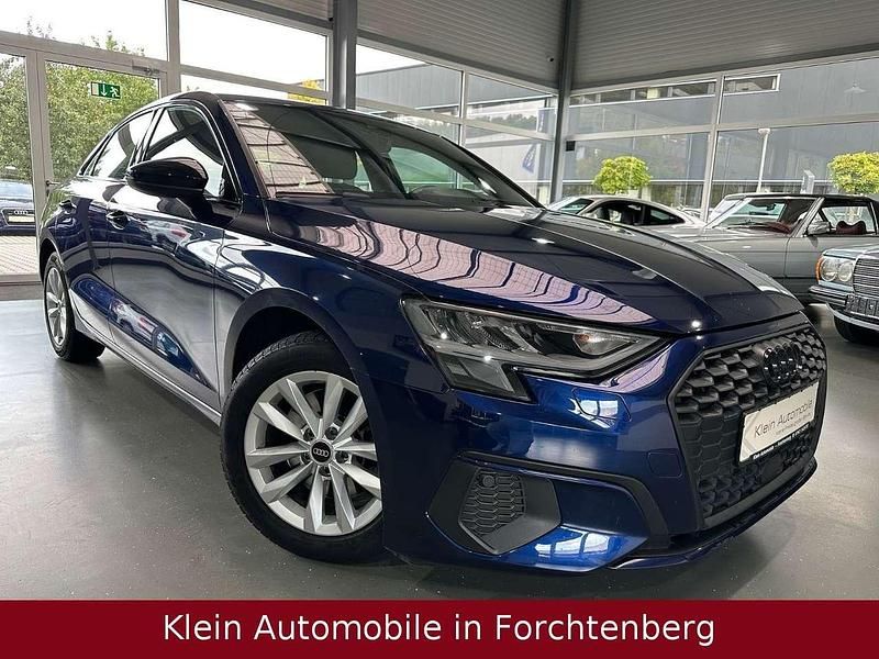 Blau Gebraucht 2021 Audi A3 Limousine | 17.990 € (Guter Preis) - Bild 1/4