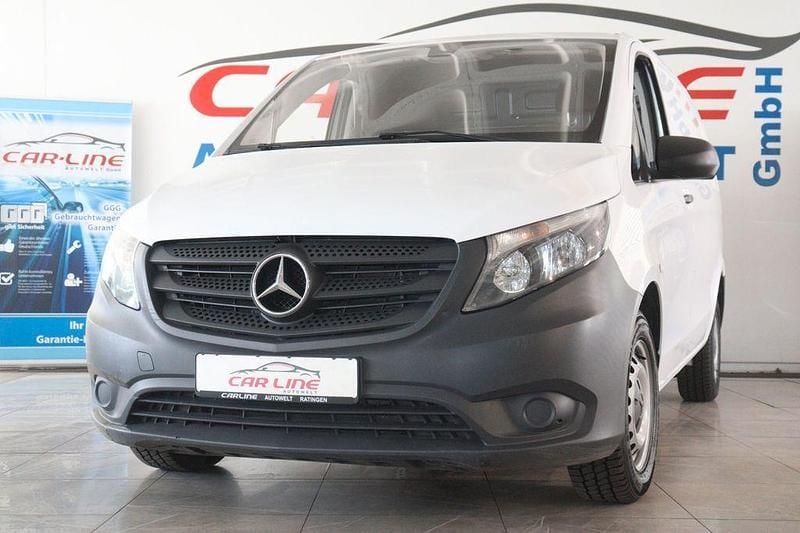 Weiß Gebraucht 2020 Mercedes Vito Van / Kleinbus | 12.999 € (Guter Preis) - Bild 1/4