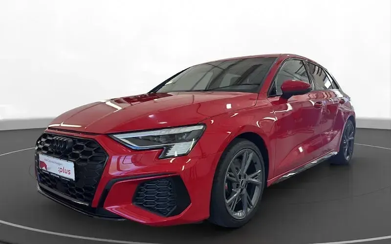 Gebraucht Audi S3 Ambiente 310 PS (228 kW) 2022 Rot Limousine
