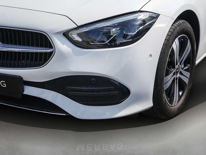Gebraucht Mercedes C300e Avantgarde 313 PS (230 kW) 2023 Polarweiß Kombi