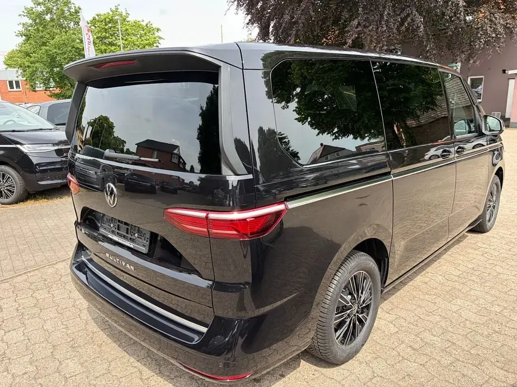 Neu VW Multivan Style 150 PS (110 kW) 2025 Schwarz Van / Kleinbus
