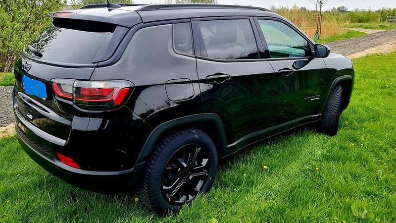 Second-hand Jeep Compass 241 CP (177 kW) 2022 Negru SUV