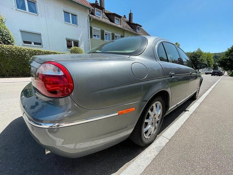 Käytetty Jaguar S-Type S 200 HP (147 kW) 2005 Harmaa Sedan