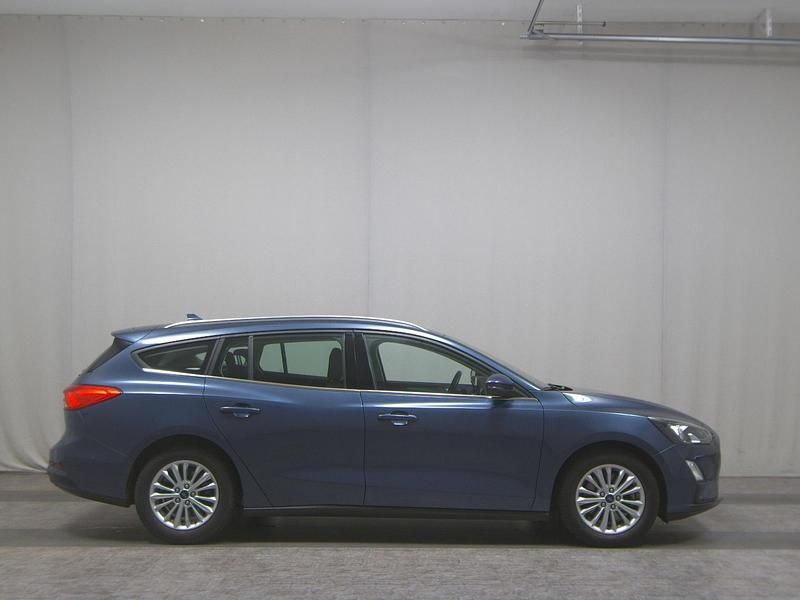 Blau Gebraucht 2021 Ford Focus Titanium Kombi | 14.480 € (Superpreis) - Bild 1/4