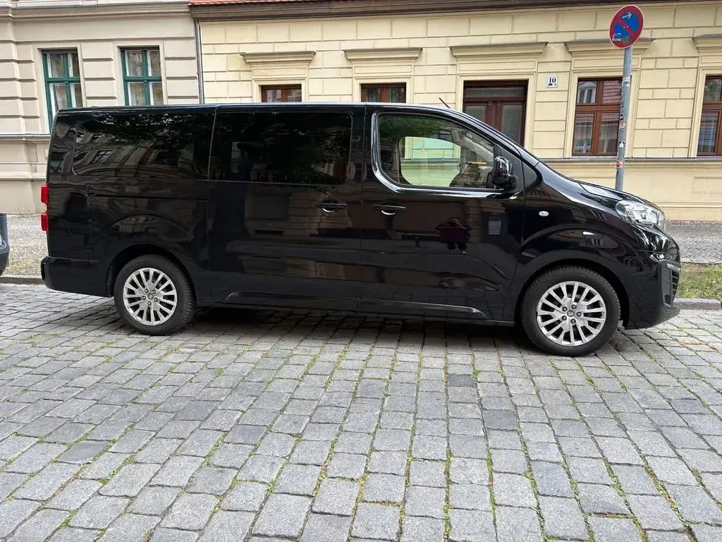 Gebraucht Peugeot Traveller Active 150 PS (110 kW) 2019 Schwarz Van / Kleinbus