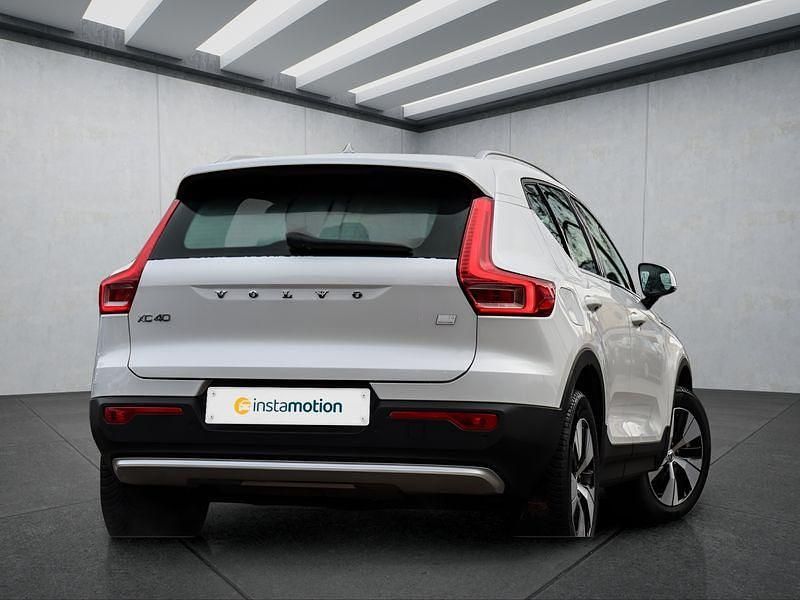 Gebraucht Volvo XC40 209 PS (153 kW) 2023 Weiß SUV