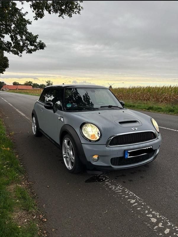 Grau Gebraucht 2007 Mini Cooper S Coupé Coupé | 4.300 € - Bild 1/4