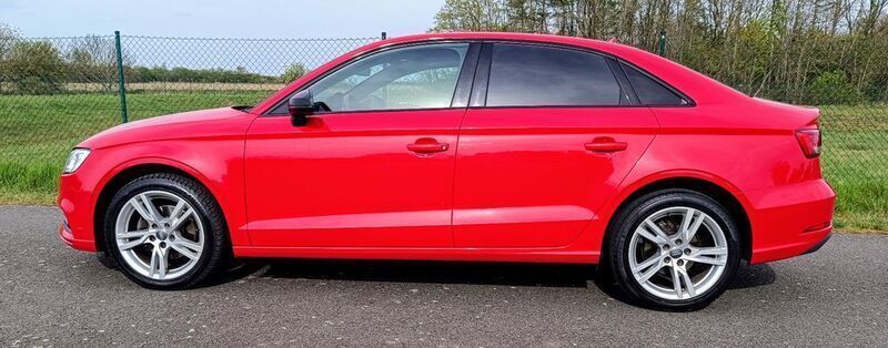 Gebraucht Audi A3 Ambiente 116 PS (85 kW) 2017 Rot Limousine