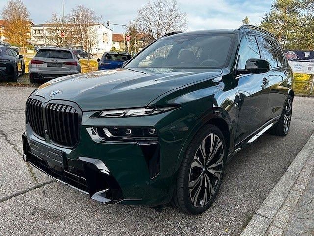 Gebraucht BMW X7 Sport Line 352 PS (258 kW) 2025 Grün SUV