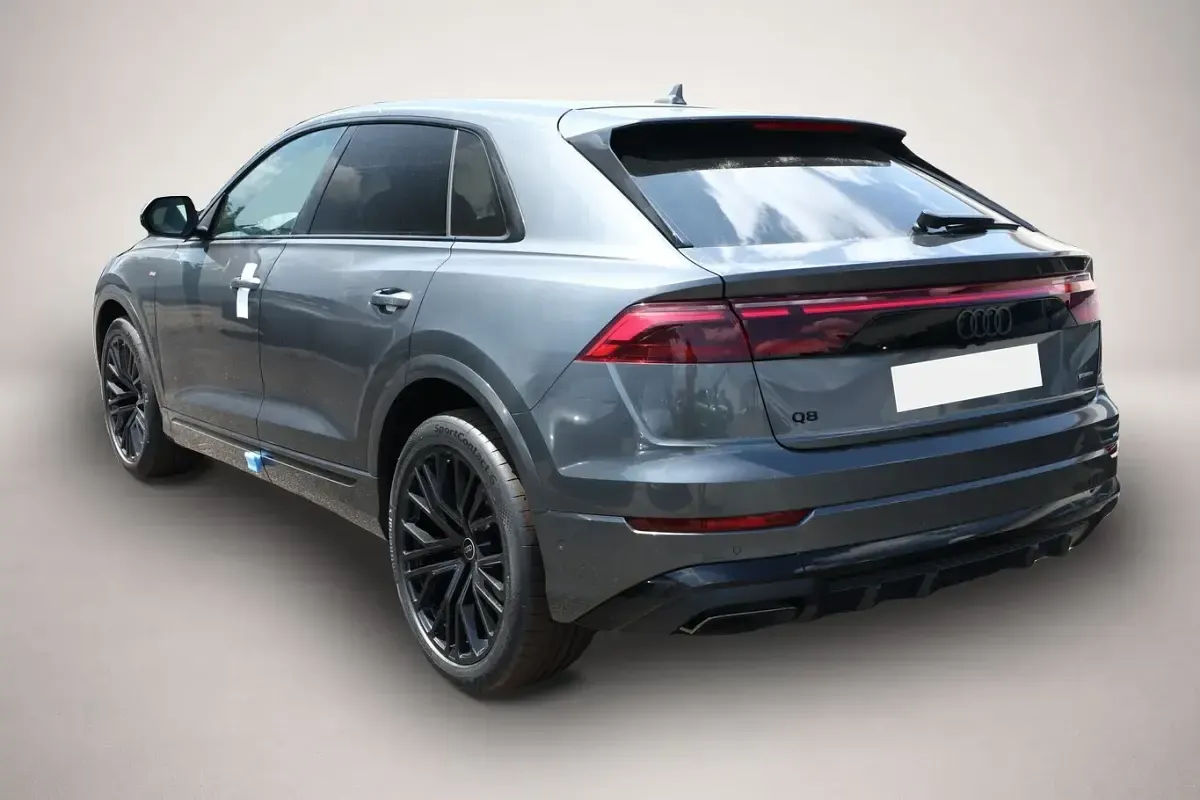 Neu Audi Q8 S-Line 286 PS (210 kW) 2026 Grau SUV