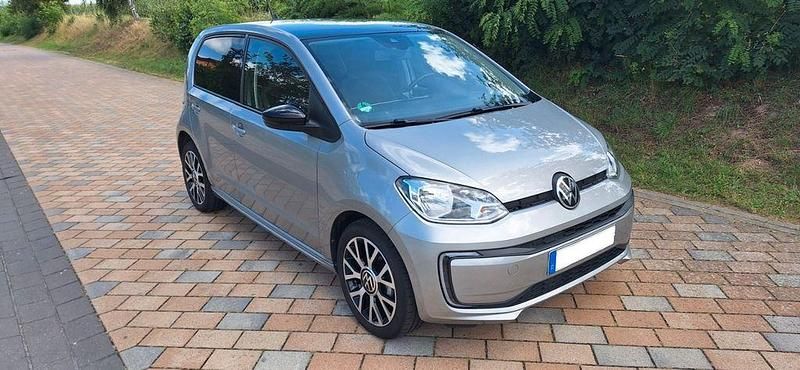 Grau Gebraucht 2021 VW e-up! Style Kleinwagen | 12.980 € (Guter Preis) - Bild 1/4