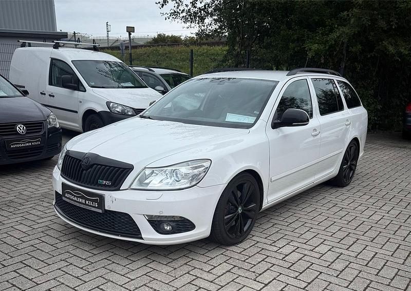 Weiß Gebraucht 2012 Skoda Octavia vRS Kombi | 6.750 € (Guter Preis) - Bild 1/4