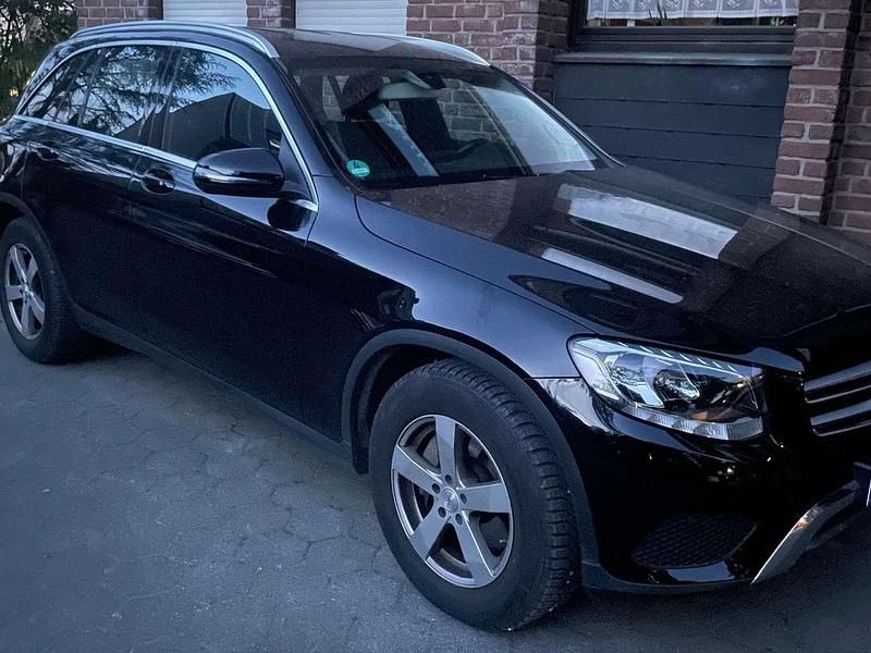 Schwarz Gebraucht 2016 Mercedes GLC220 SUV | 20.000 € (Superpreis) - Bild 1/4