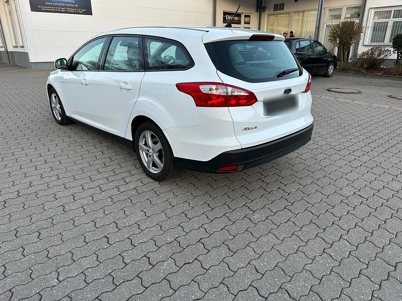 Usata Ford Focus 116 CV (85 kW) 2014 Bianco Station wagon