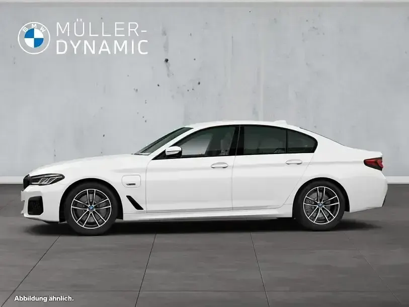 Gebraucht BMW 530e M Sport 292 PS (214 kW) 2022 Alpinweiß uni Limousine