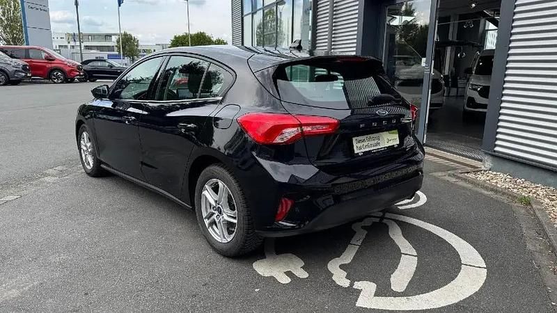 Gebraucht Ford Focus Cool & Connect 101 PS (74 kW) 2022 Obsidianschwarz metallic (metallic) Limousine