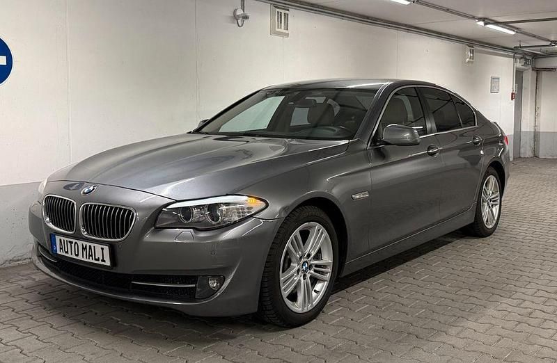 Gebraucht BMW 530 245 PS (180 kW) 2010 Grau Limousine