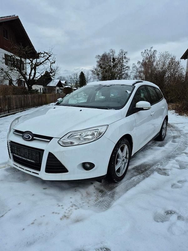 Gebraucht Ford Focus 2014 Weiß Kombi