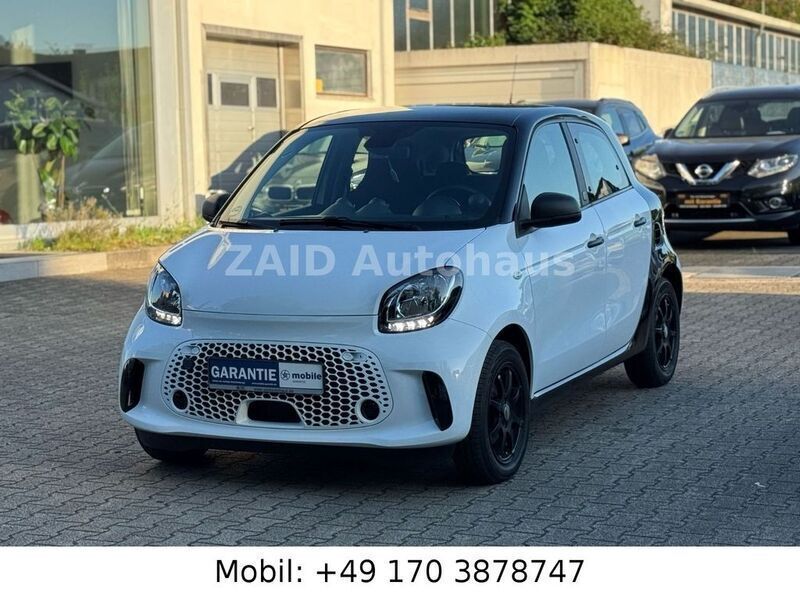 Weiß Gebraucht 2021 Smart ForFour Electric Drive Kleinwagen | 9.999 € (Guter Preis) - Bild 1/4