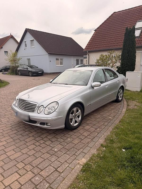 Gebraucht Mercedes E280 190 PS (139 kW) 2006 Silber Limousine