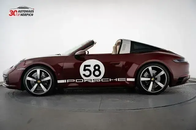 Gebraucht Porsche 992 450 PS (330 kW) 2021 Rot Cabrio