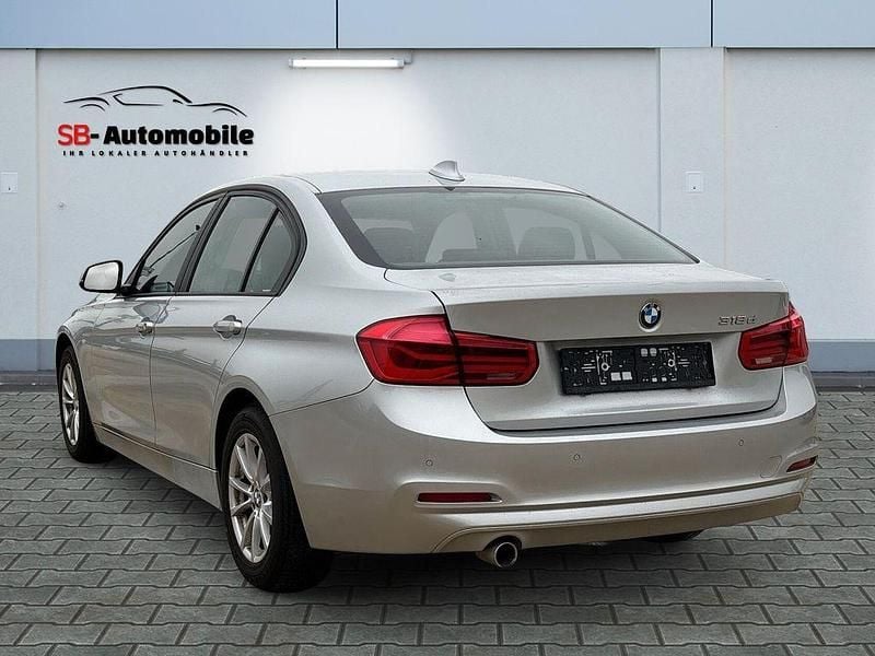 Gebraucht BMW 318 Advantage 150 PS (110 kW) 2016 Silber Limousine