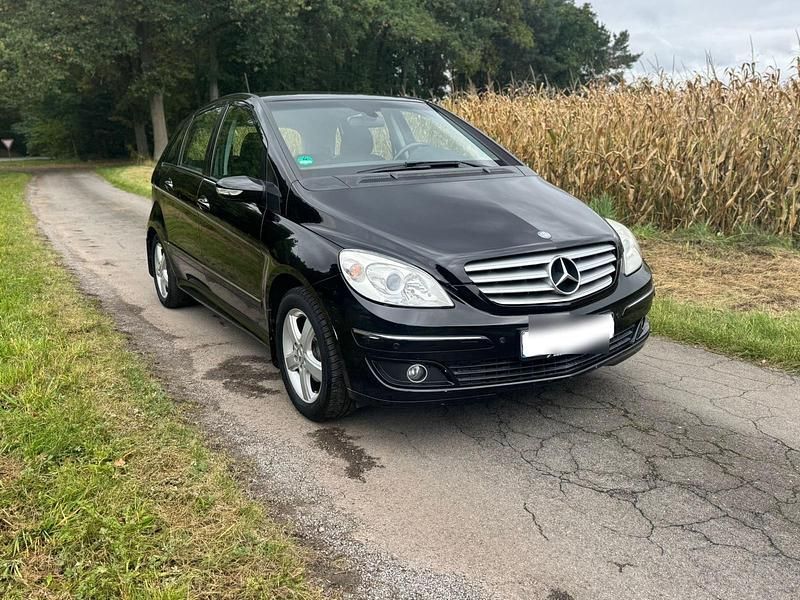 Schwarz Gebraucht 2006 Mercedes B170 Van / Kleinbus | 2.850 € - Bild 1/4