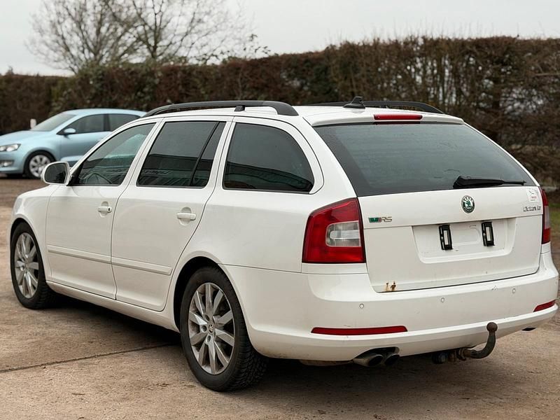 Gebraucht Skoda Octavia RS 170 PS (125 kW) 2011 Weiß Kombi