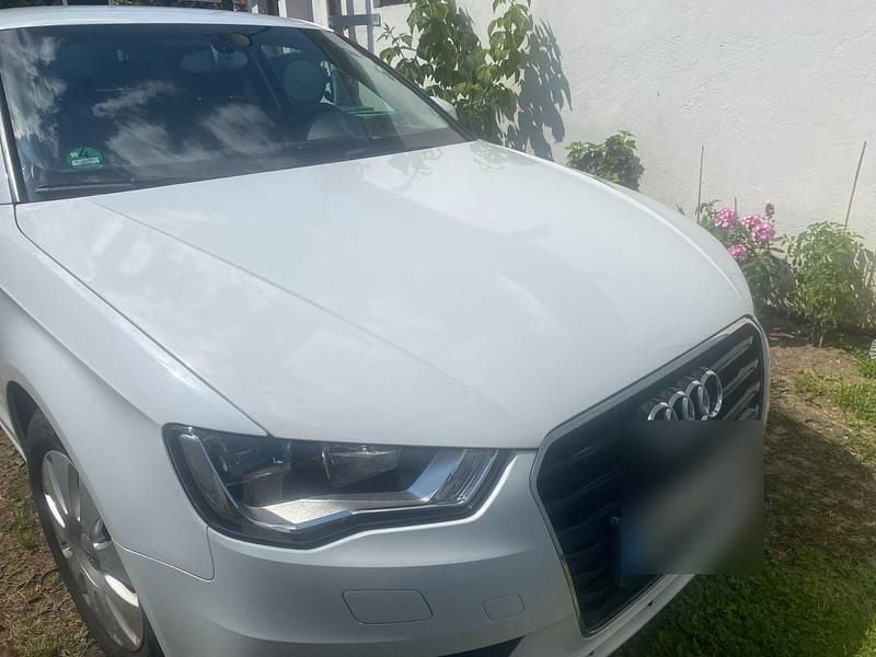 Weiß Gebraucht 2014 Audi A3 Kleinwagen | 6.999 € (Fairer Preis) - Bild 1/4