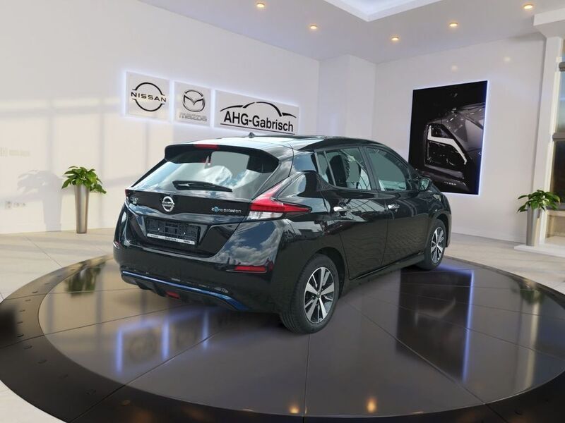 Gebraucht Nissan Leaf Acenta 110 kW (150 PS) 2021 Schwarz Kleinwagen