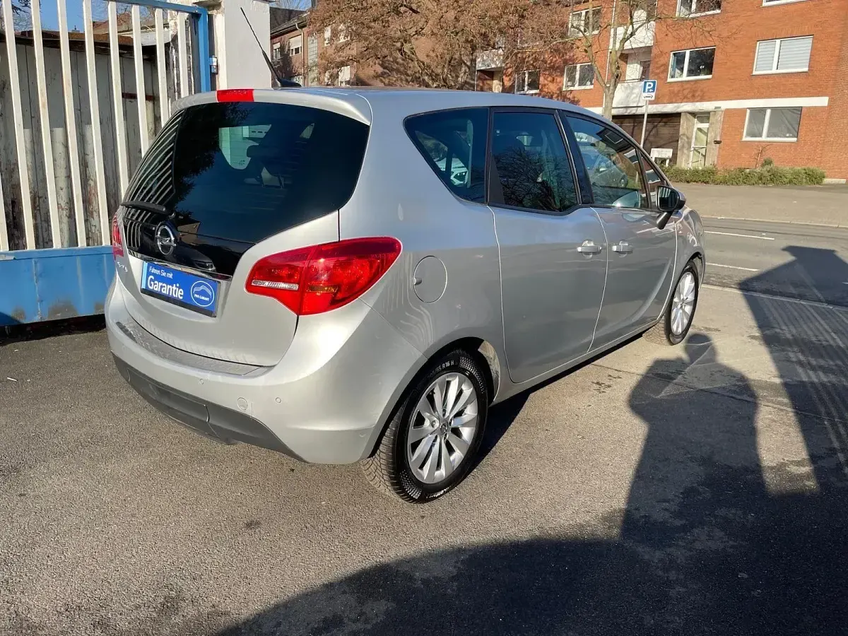 Second-hand Opel Meriva Active 140 CP (102 kW) 2013 Argintiu Monovolum
