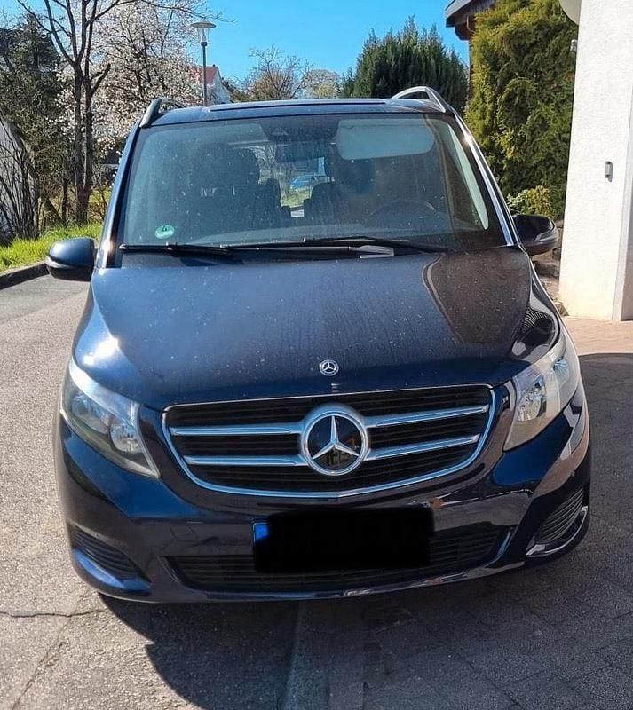 Gebraucht Mercedes V250 Edition 190 PS (139 kW) 2017 Blau Van / Kleinbus