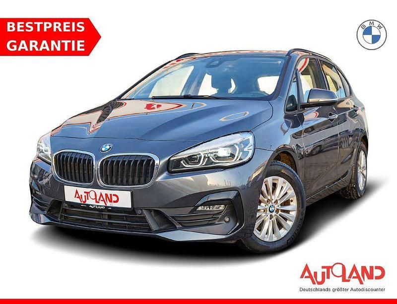 Grau Gebraucht 2019 BMW 218 Active Tourer Advantage Van / Kleinbus | 20.950 € (Teuer) - Bild 1/4