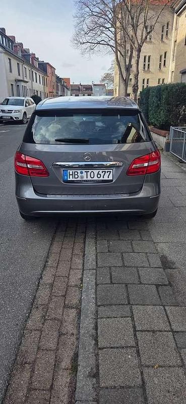 Gebraucht Mercedes 200 136 PS (100 kW) 2012