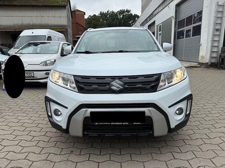 Weiß Gebraucht 2015 Suzuki Vitara Comfort SUV | 8.990 € (Etwas zu teuer) - Bild 1/4