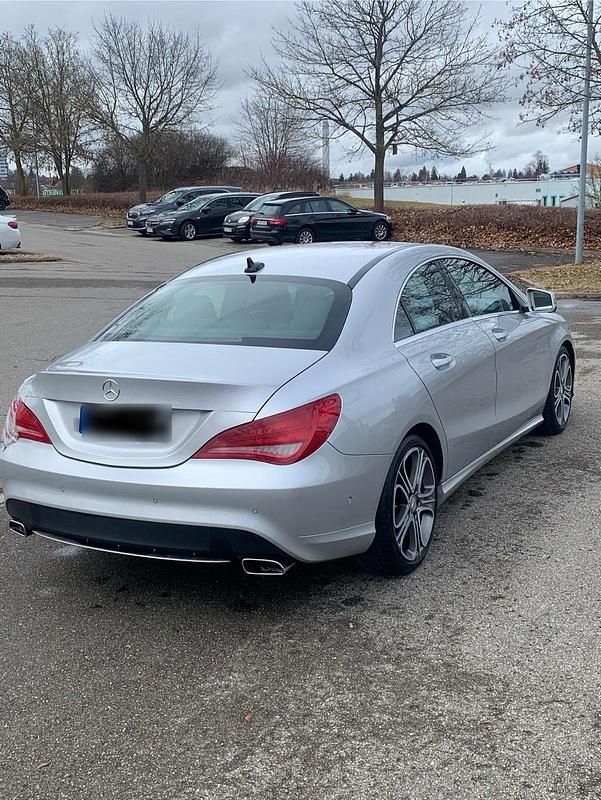 Gebraucht Mercedes CLA180 122 PS (89 kW) 2015 Silber Limousine