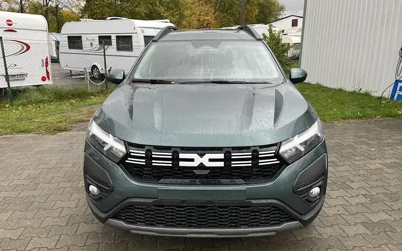Neu Dacia Jogger Expression 122 PS (89 kW) 2025 Grün Van / Kleinbus