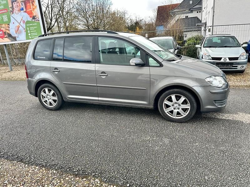 Gebraucht VW Touran 105 PS (77 kW) 2007 Grau Van / Kleinbus