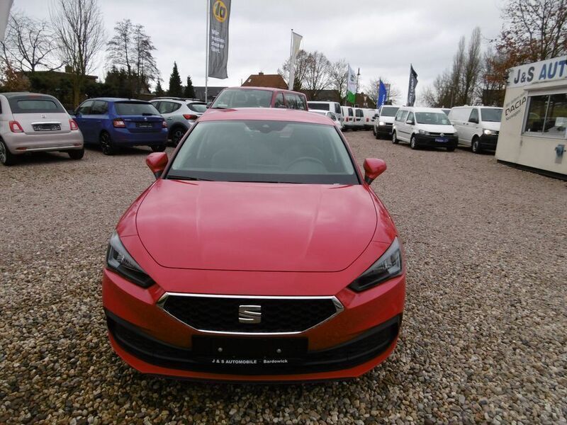 Rot Gebraucht 2021 Seat Leon Style Limousine | 19.380 € (Superpreis) - Bild 1/4
