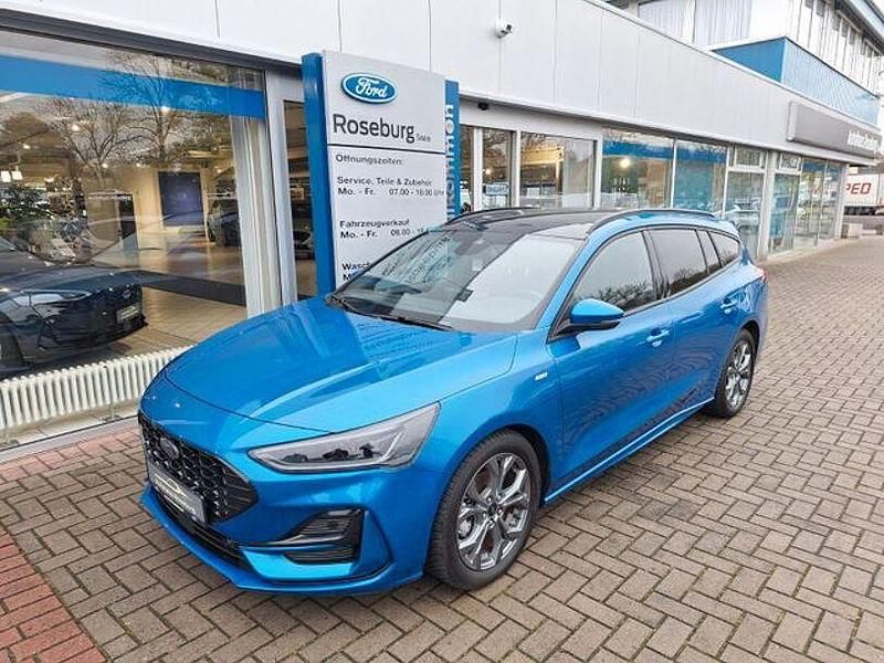 Blau Gebraucht 2023 Ford Focus ST-Line Limousine | 26.990 € (Fairer Preis) - Bild 1/4
