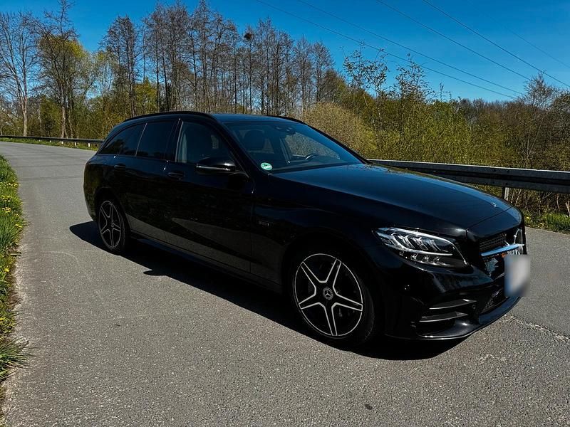 Gebraucht Mercedes C300e 306 PS (225 kW) 2020 Schwarz Kombi