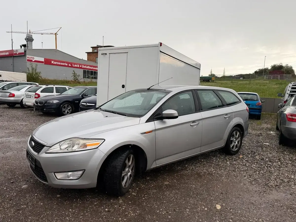 Gebraucht Ford Mondeo 143 PS (105 kW) 2008 Silber Kombi